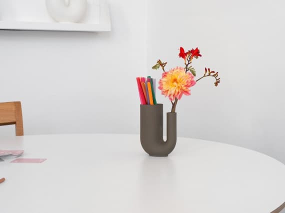 Себастьян Бергн и Tokyo Saikai выпустили коллекцию минималистичных ваз