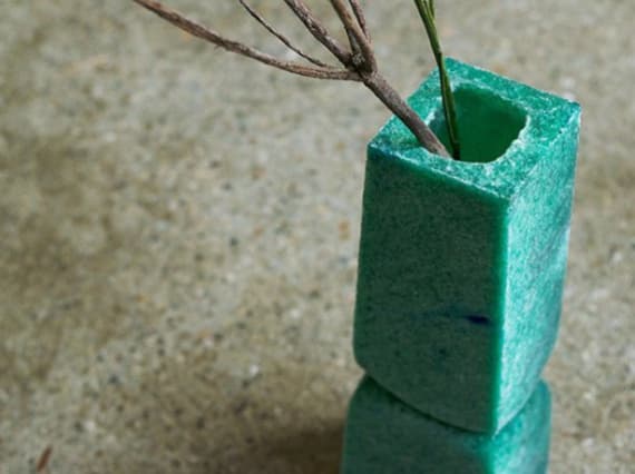 Йоцуке Мацуcито сделал аксессуары из губок