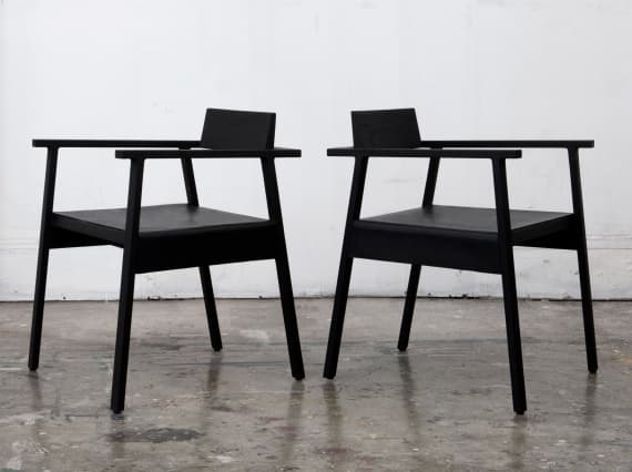 Дизайнеры Esrawe Studio представили коллекцию черной мебели