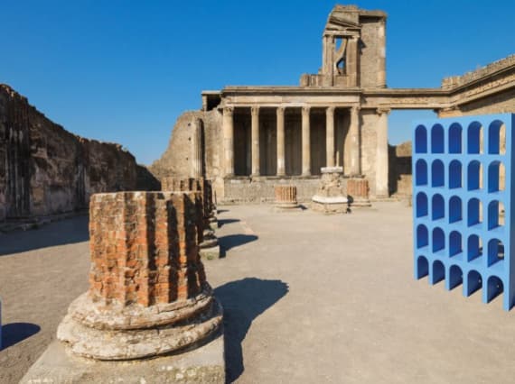 Маттео Пачелла и Филиппе Амен сделали коллекцию cиней мебели