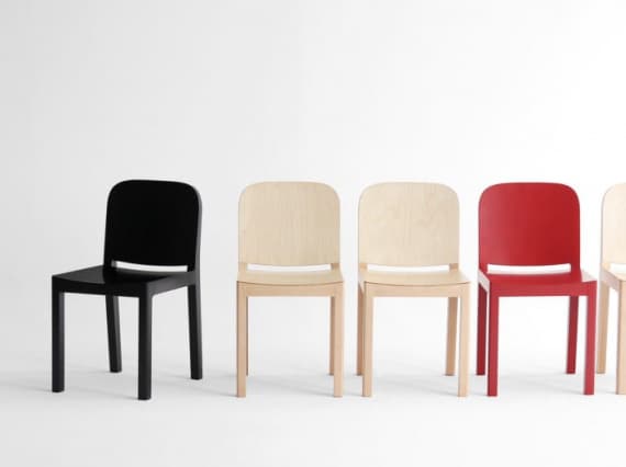 Дизайнер Чонмо Янг сделал универсальные стулья из фанеры