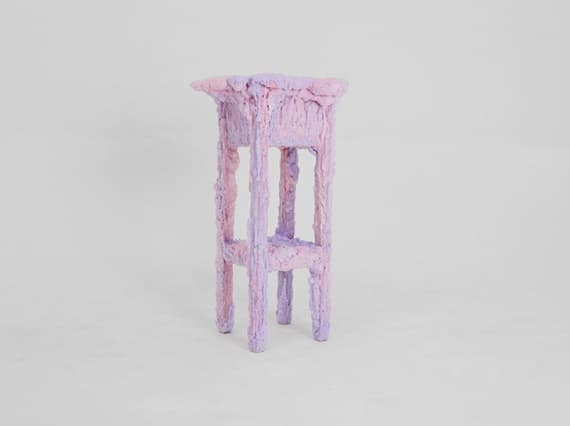 Дизайнеры Lewu покрывают старую мебель пеной