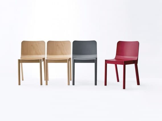 Токийский дизайнер сделал серию «простых деревянных стульев»