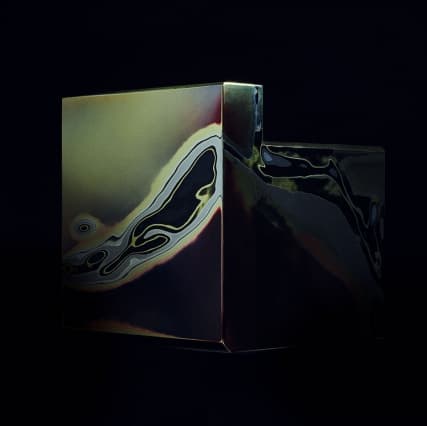 Мексиканский дизайнер сделал мебель с зеркальной поверхностью