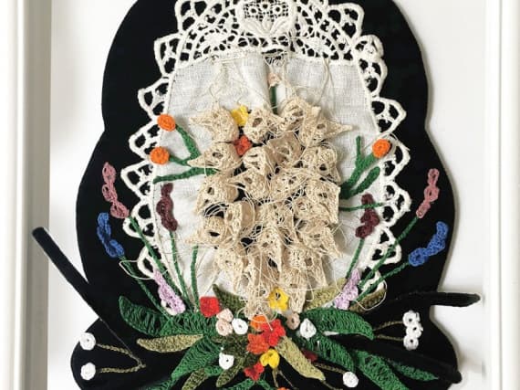 Кейтлин МакКормак создает кружевные скелеты