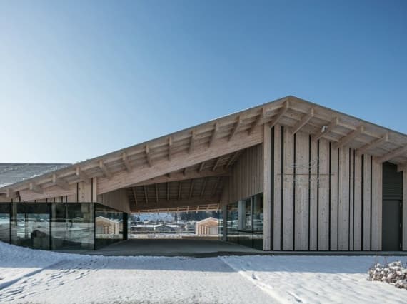 Кенго Кума сделал станцию для города Кадзуно