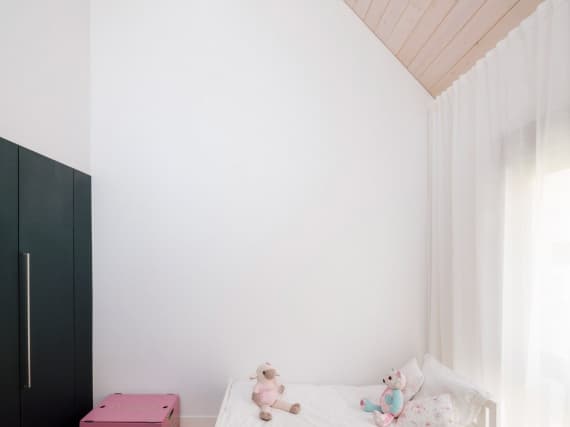 Steyn Studio построили дом из бетона и травертина