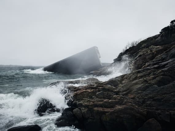 В Норвегии открылся подводный ресторан по проекту Snøhetta