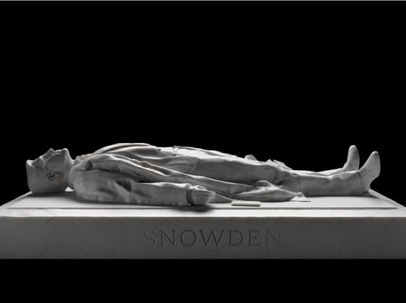 Себастьян Эрразуриз представил пантеон современных богов