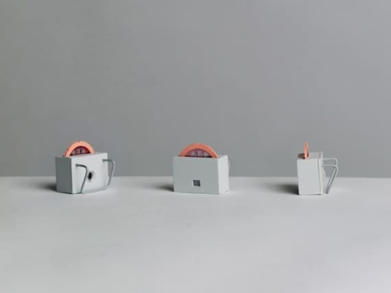 Катя Тринквальдер и Пия-Мари Стьют сделали аксессуары для параноиков