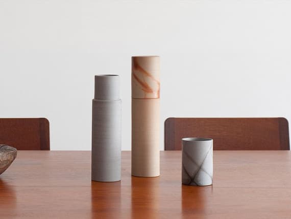 Сидзука Тацуно создал вазы по мотивам традиционной японской посуды