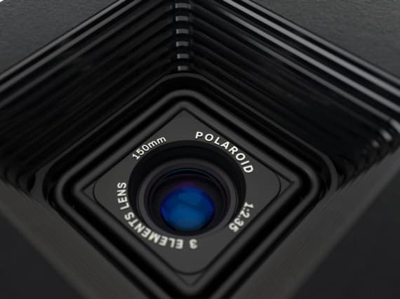 Polaroid выпустили миниатюрную фотолабораторию для печати снимков с iPhone