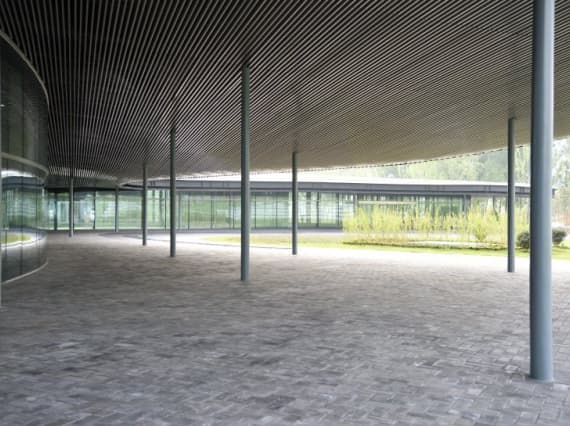 В Китае открылся музей искусств по проекту японского архитектора Рюэ Нисидзавы