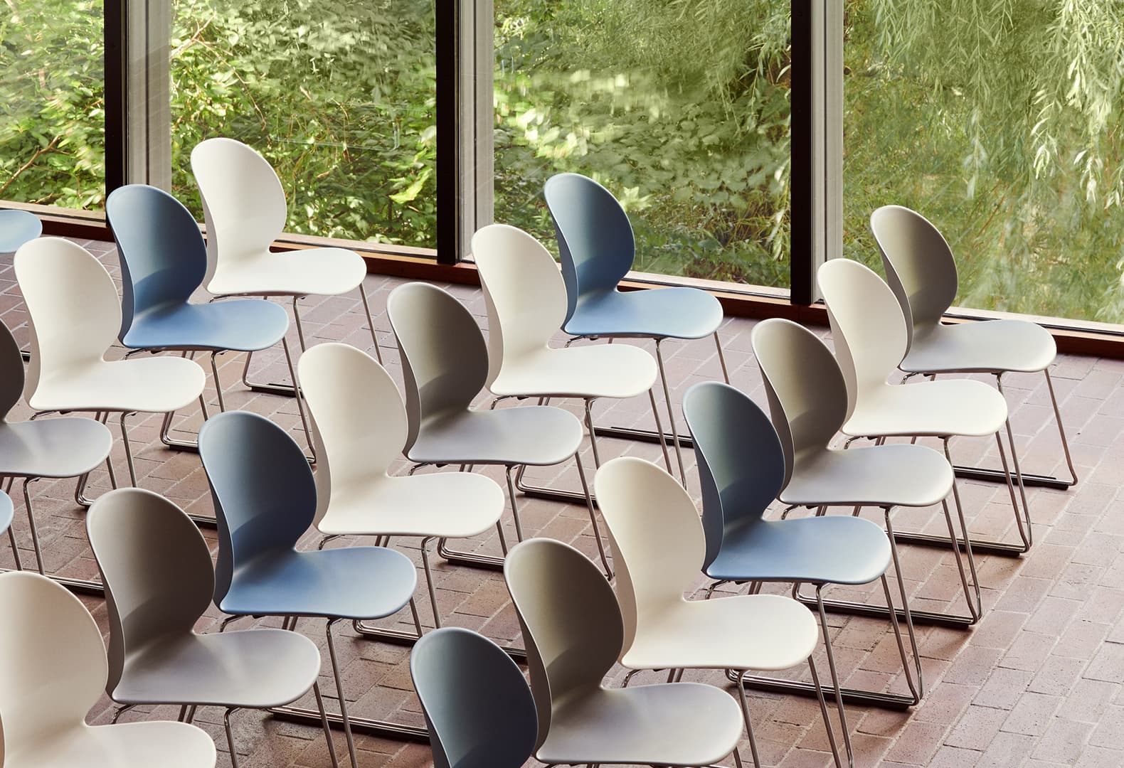 Эффект мультипликации от Fritz Hansen и nendo