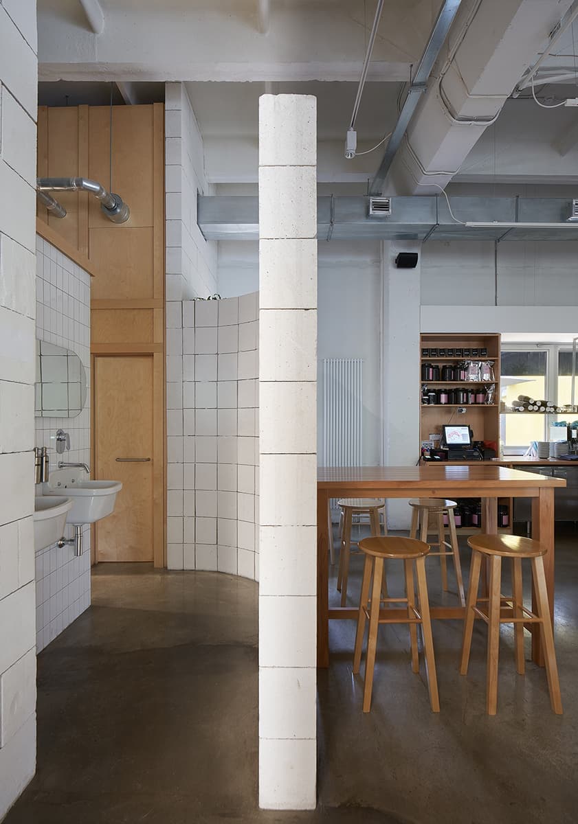 Авангард декоративности в петербургском бистро — проект бюро RHIZOME