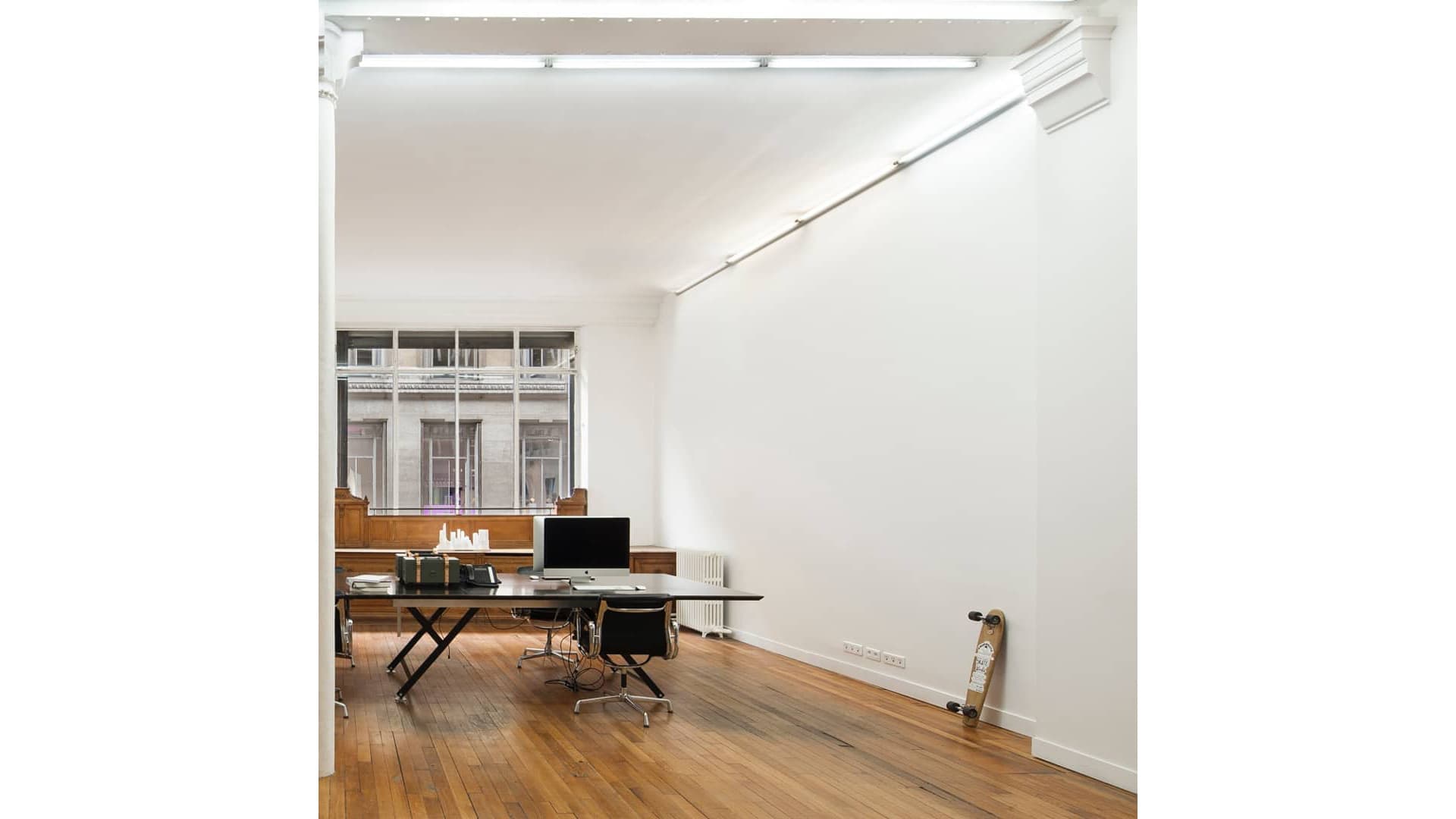 Парижский офис Франклина Аззи