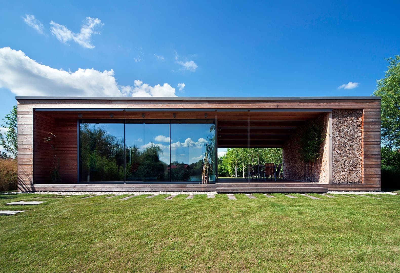 Барнхаус-дача. Проект от болгарских архитекторов из Tóth Project Architect Office