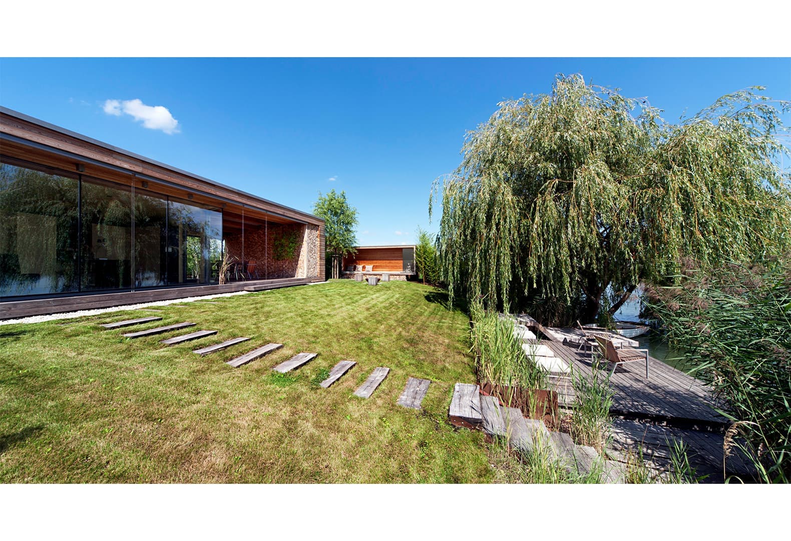 Барнхаус-дача. Проект от болгарских архитекторов из Tóth Project Architect Office