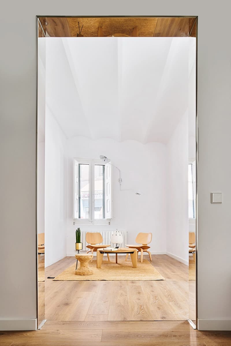 Квартира с потайным проходом в Испании — проект Raul Sanchez Architects