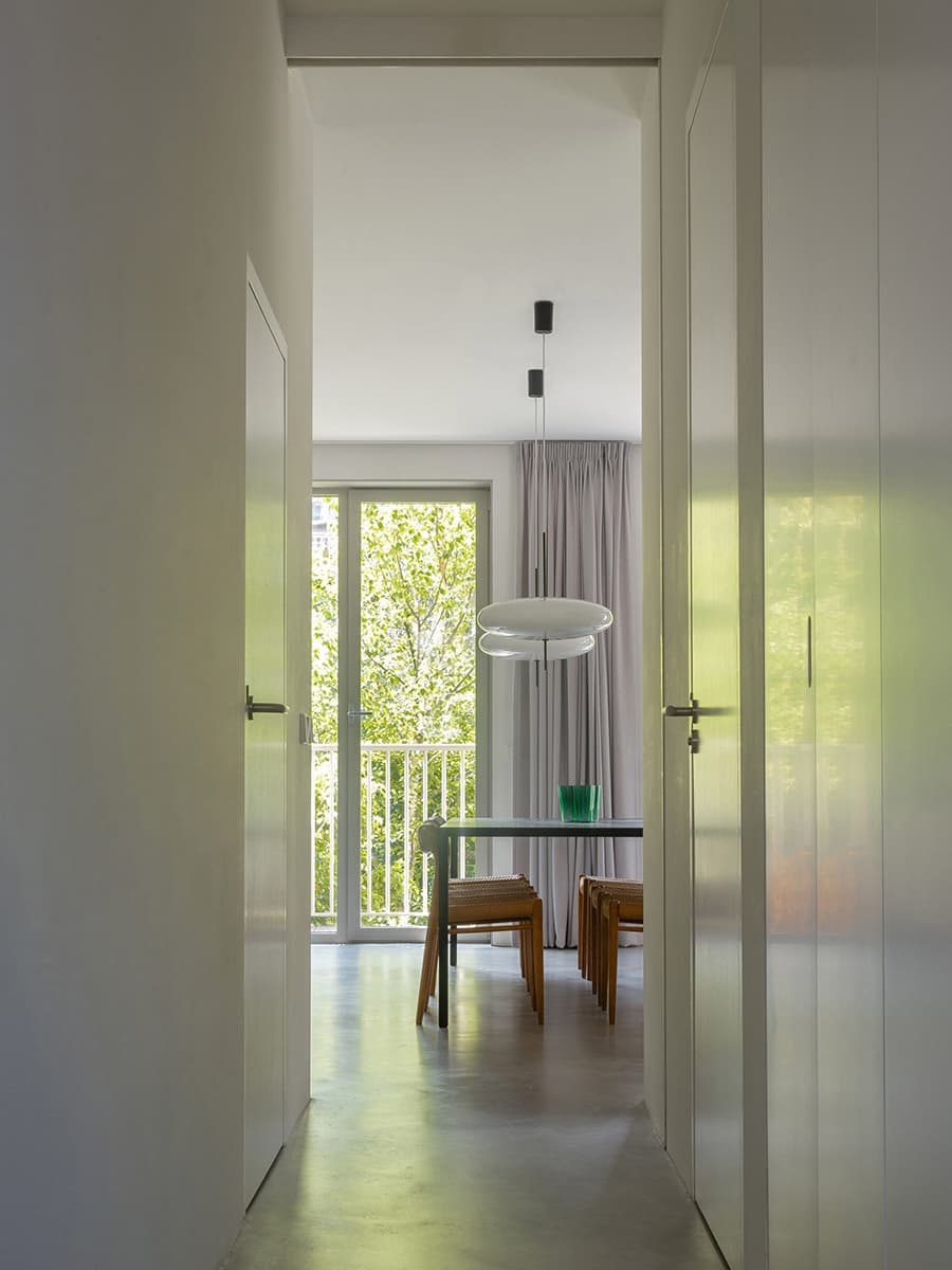 Амстердамская квартира на четырех стальных столпах – проект Unknown Architects