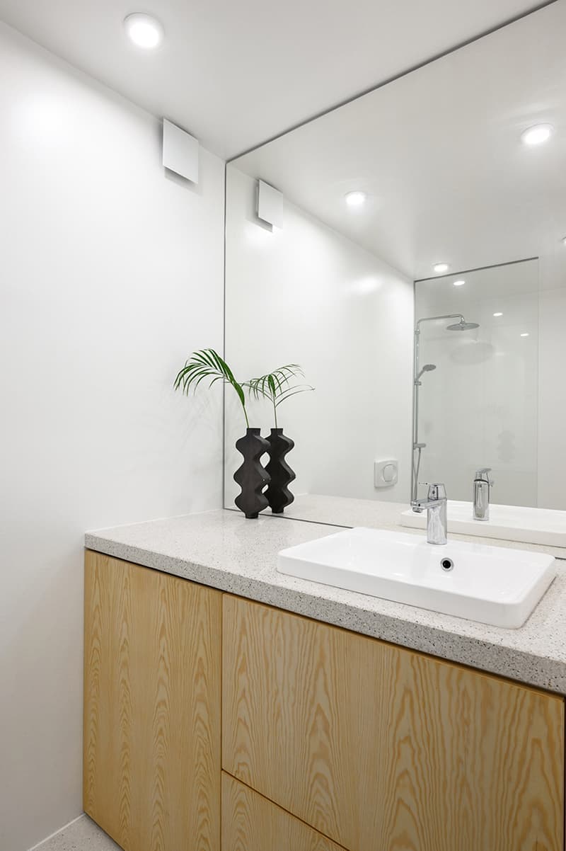 Маленькая квартира с подвижной мебелью в Любляне – проект Arhitektura d.o.o