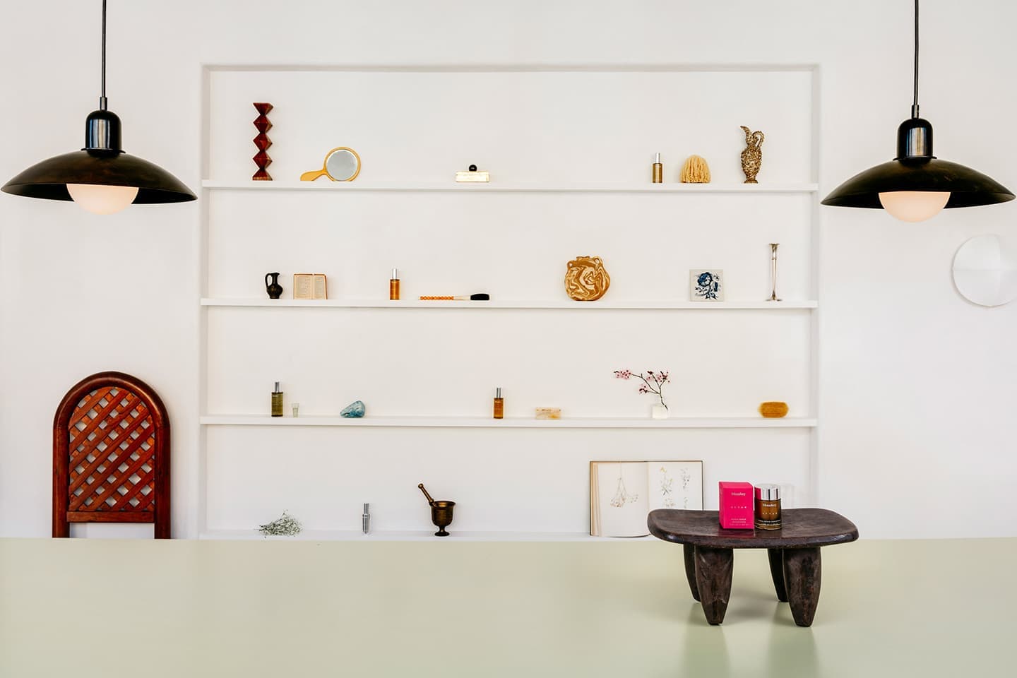 Свежее видение монастыря в интерьере калифорнийского спа-салона — проект Jacqueline Sullivan