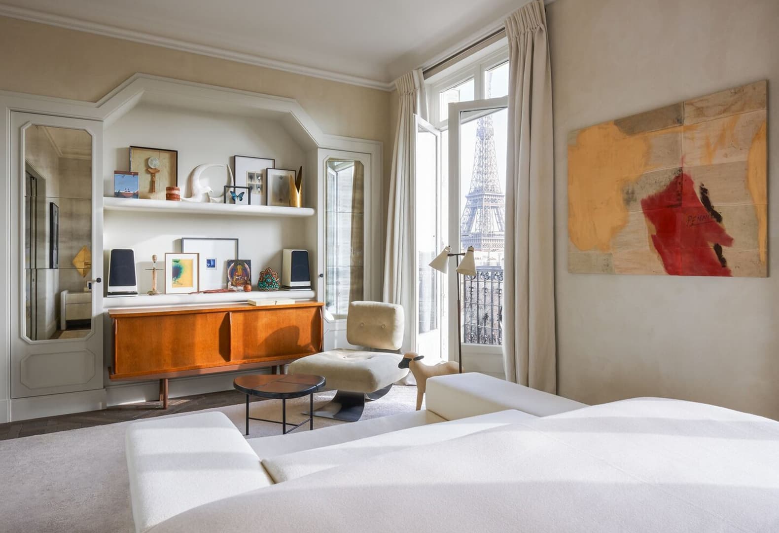 Квартира Жозефа Дирана с видом на Эйфелеву башню