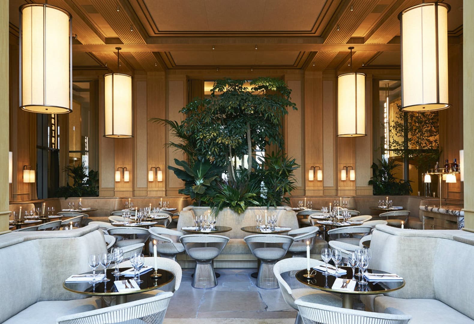 Парижский ресторан Girafe