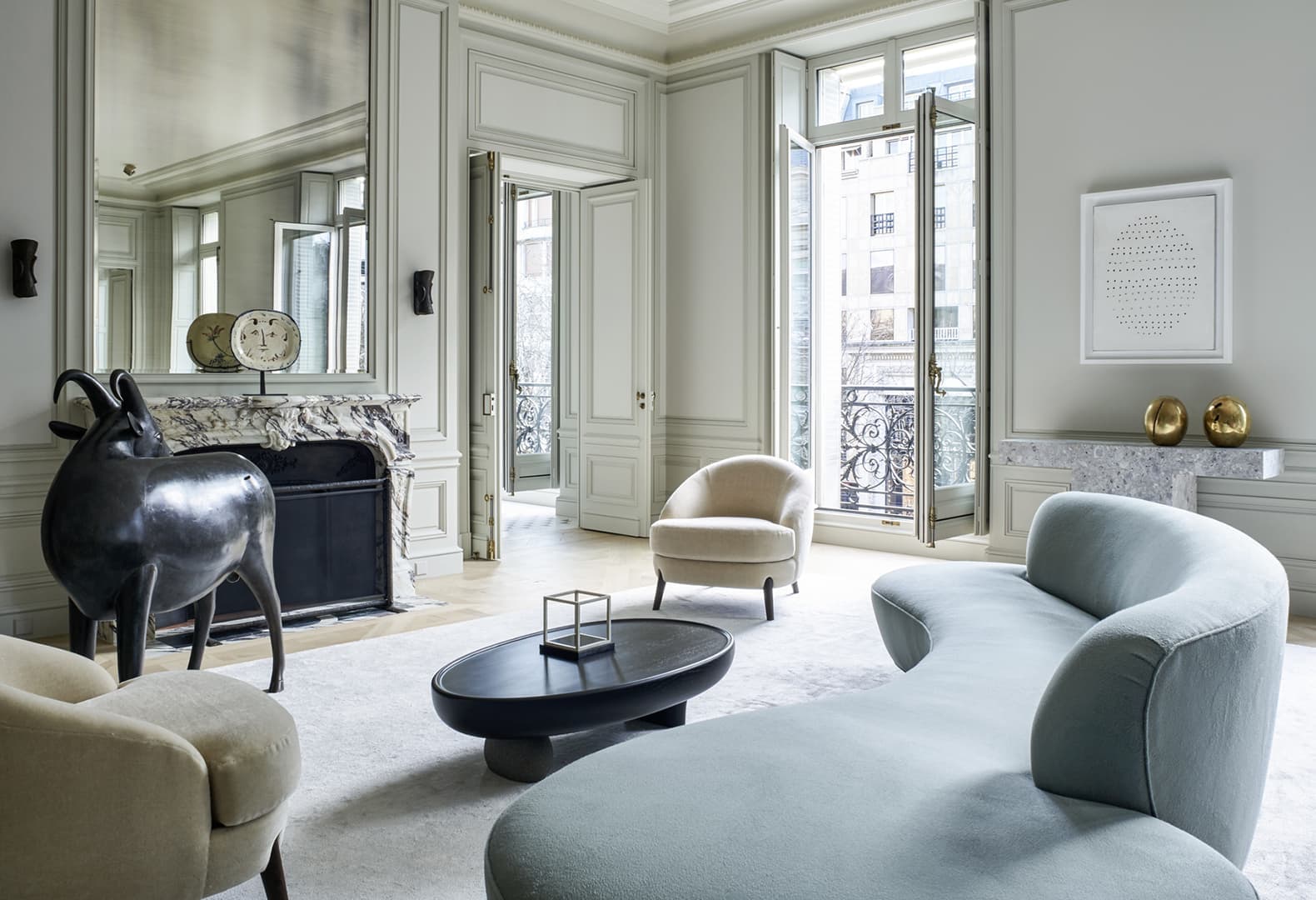 Квартира на авеню Монтень в Париже