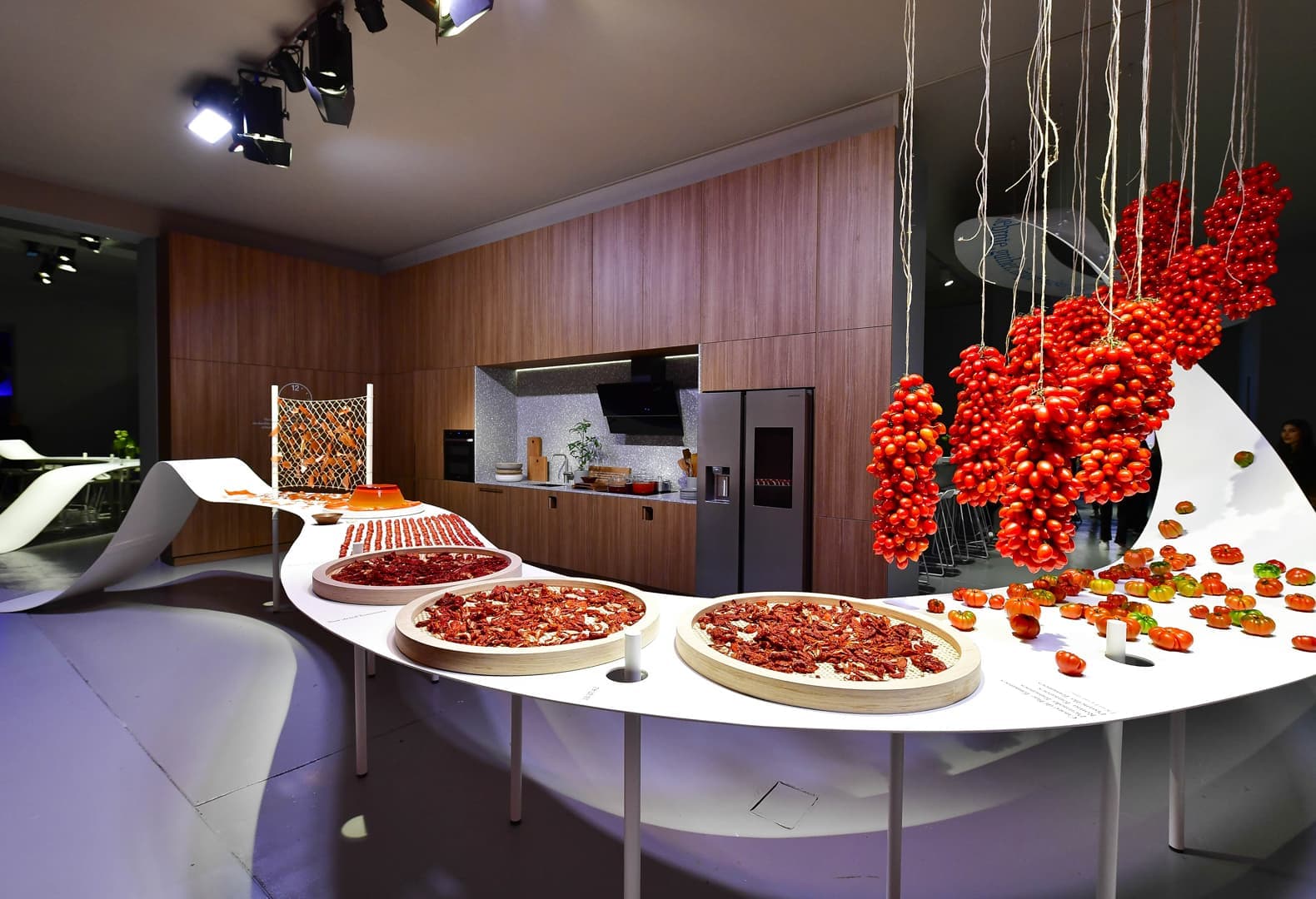 Инсталляция Samsung 24hr. Kitchen concept. Фото news.samsung.com, altopiano.studio