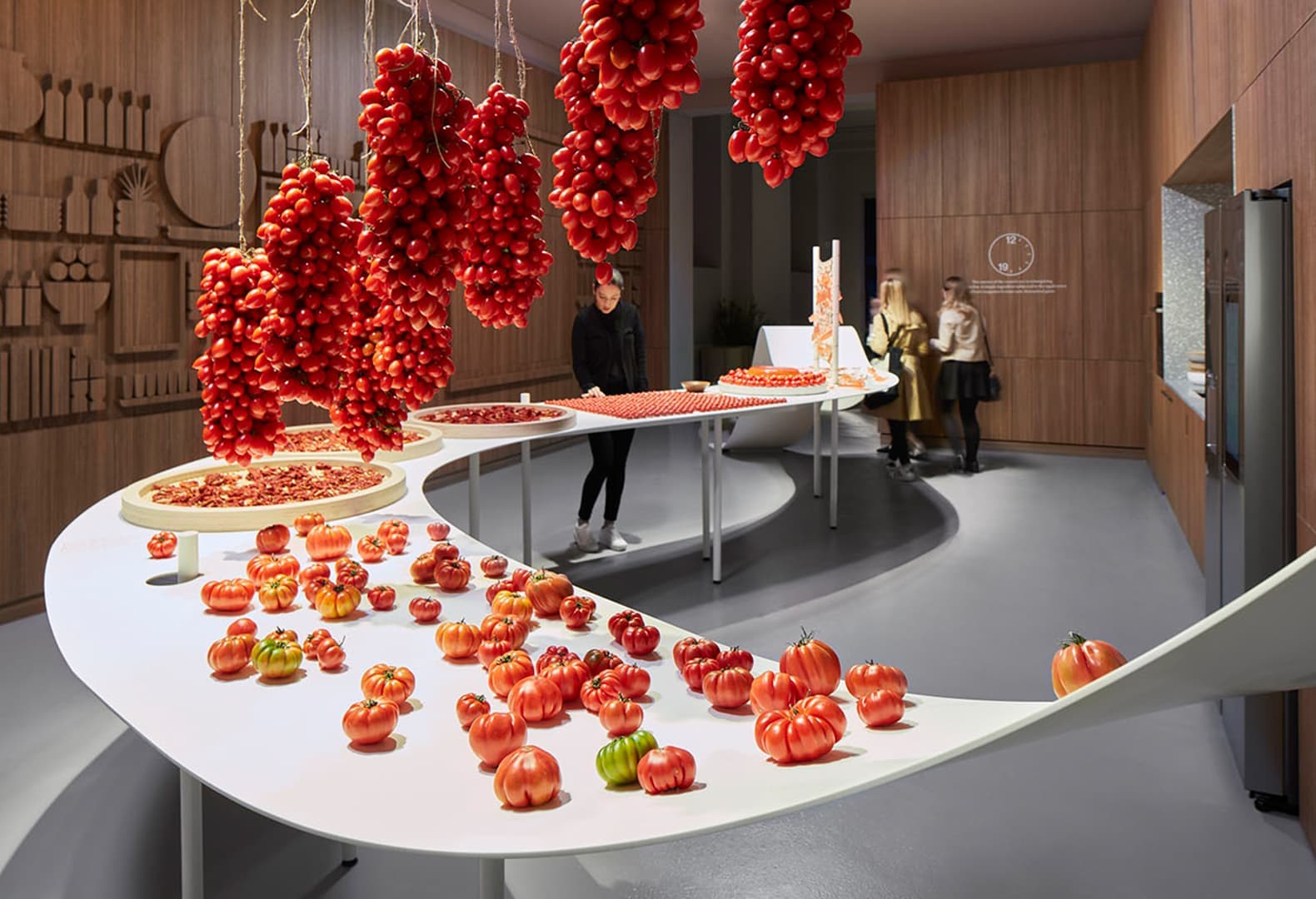 Инсталляция Samsung 24hr. Kitchen concept. Фото news.samsung.com, altopiano.studio