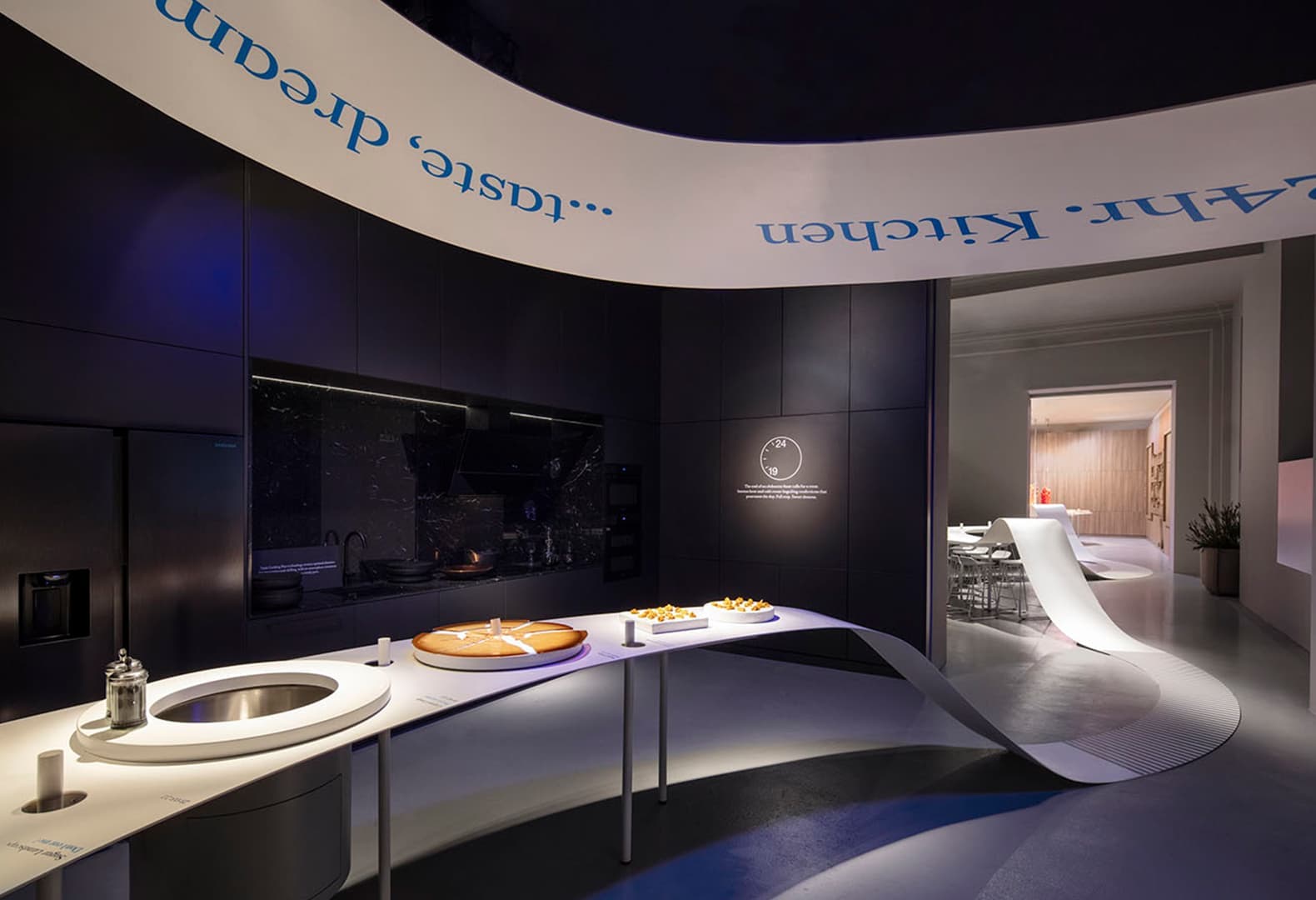 Инсталляция Samsung 24hr. Kitchen concept. Фото news.samsung.com, altopiano.studio