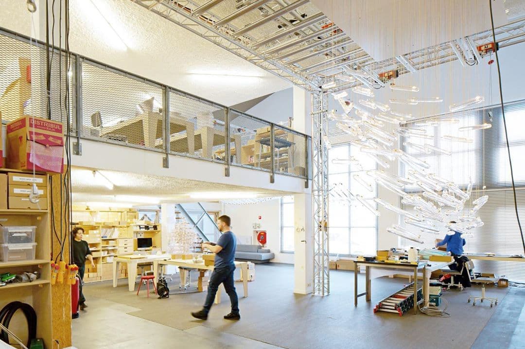 Творческая мастерская Studio Drift в Амстердаме, Голландия