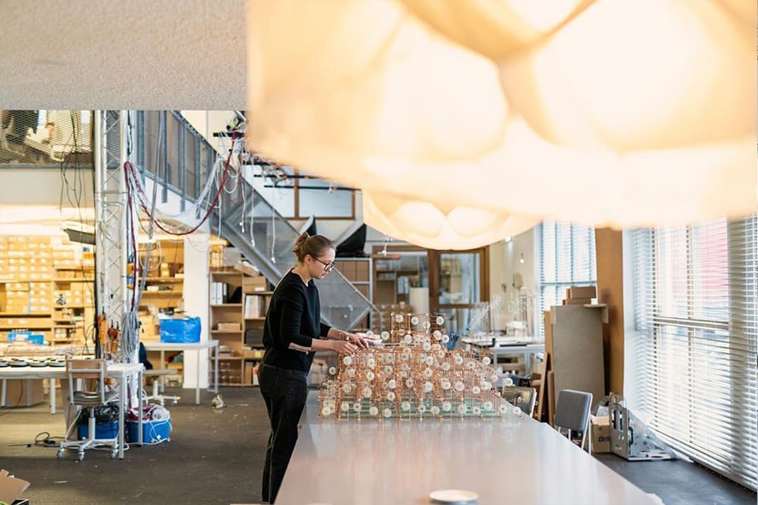 Творческая мастерская Studio Drift в Амстердаме, Голландия