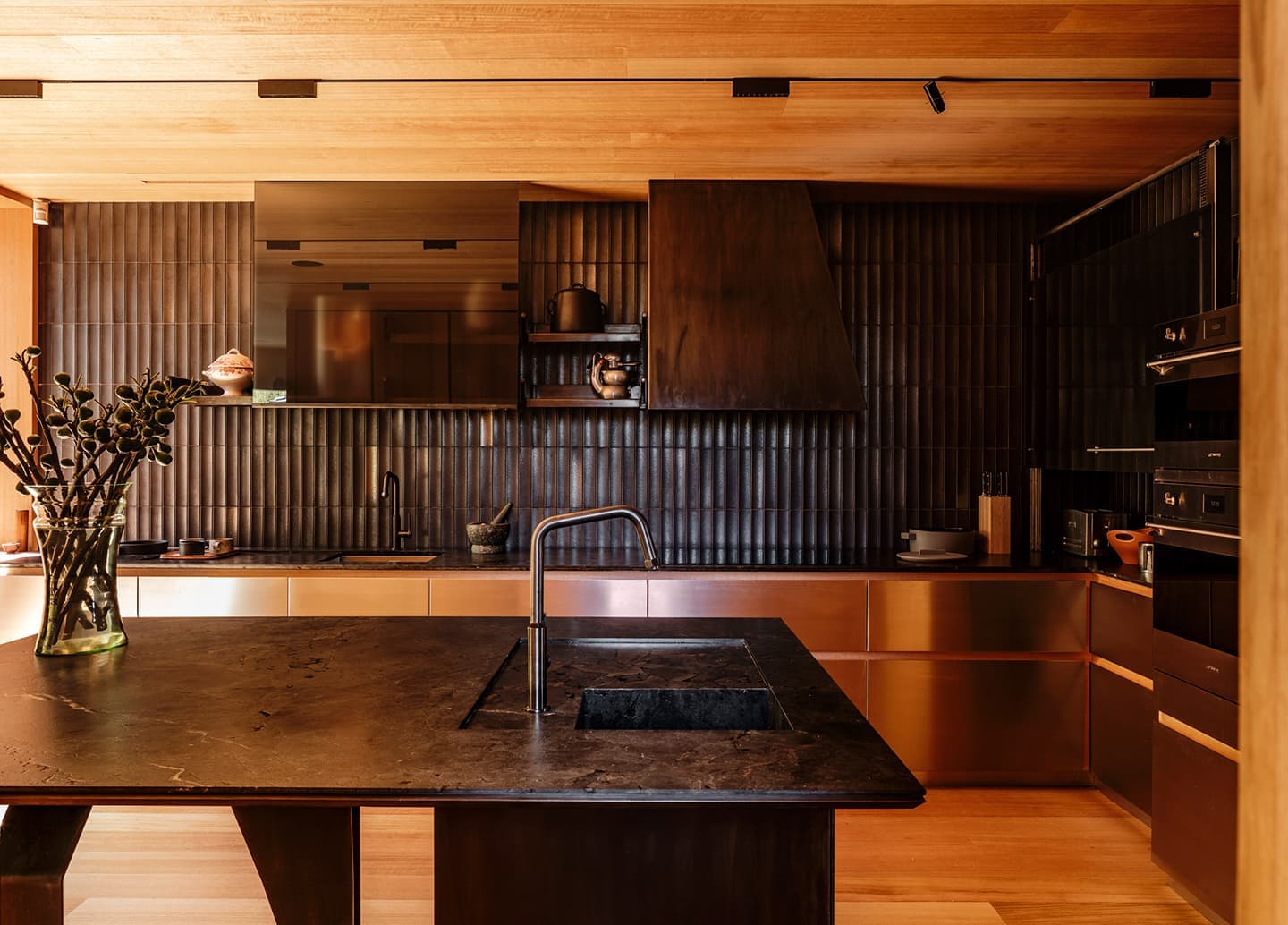 Реновация резиденции в Мельбурне под коллекцию искусства – проект John Wardle Architects