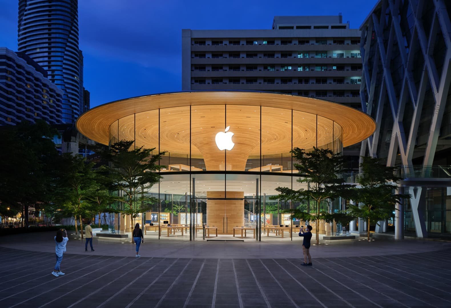 Магазин Apple Central World в Бангкоке, Таиланд