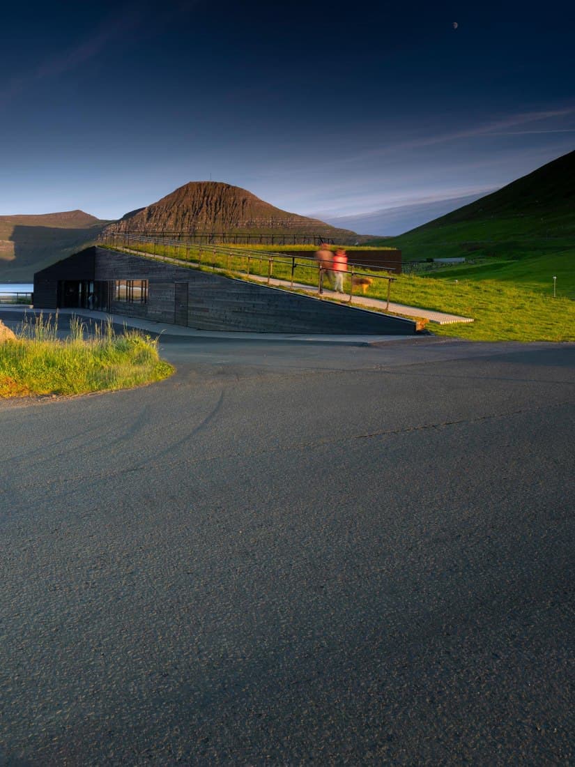 Ратуша-мост и колледж на Фарерских островах