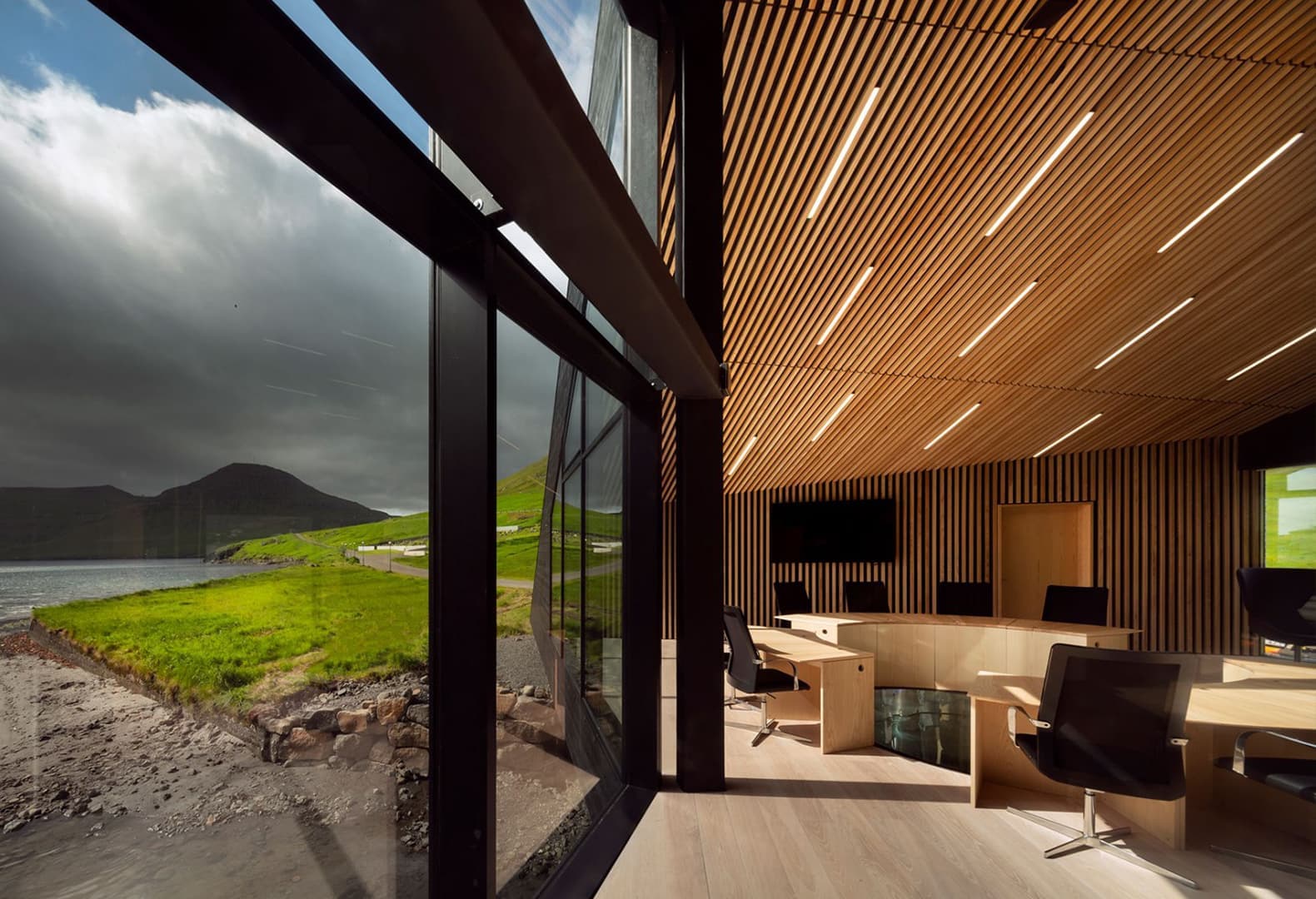 Ратуша-мост и колледж на Фарерских островах