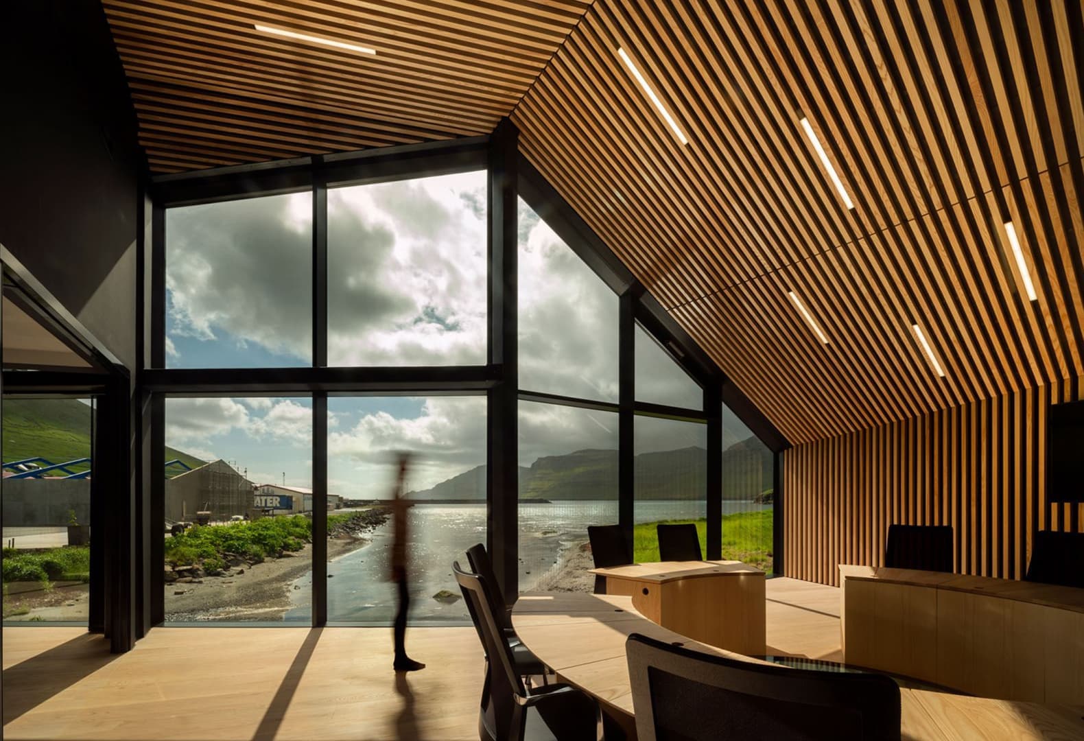 Ратуша-мост и колледж на Фарерских островах