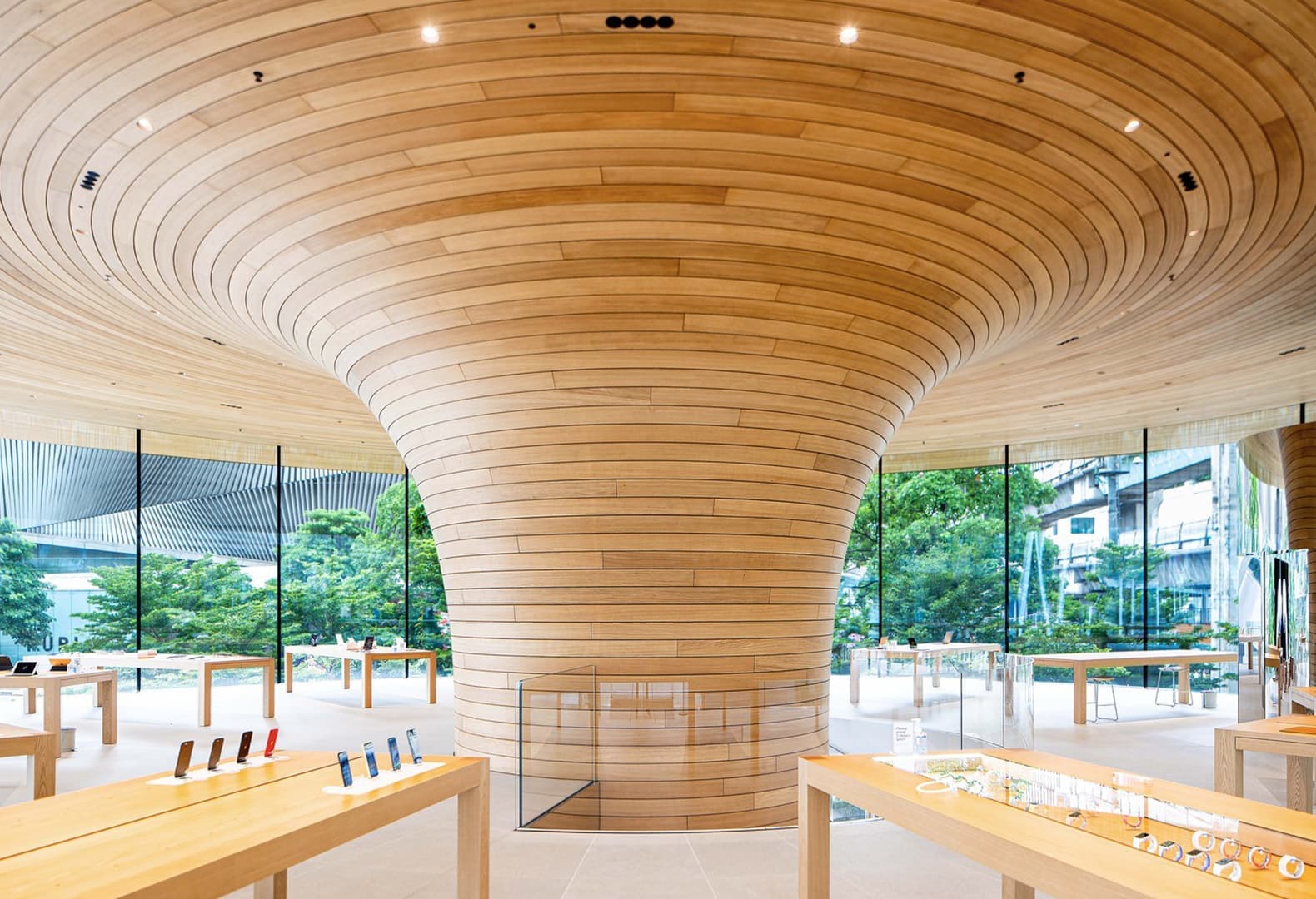 Магазин Apple Central World в Бангкоке, Таиланд