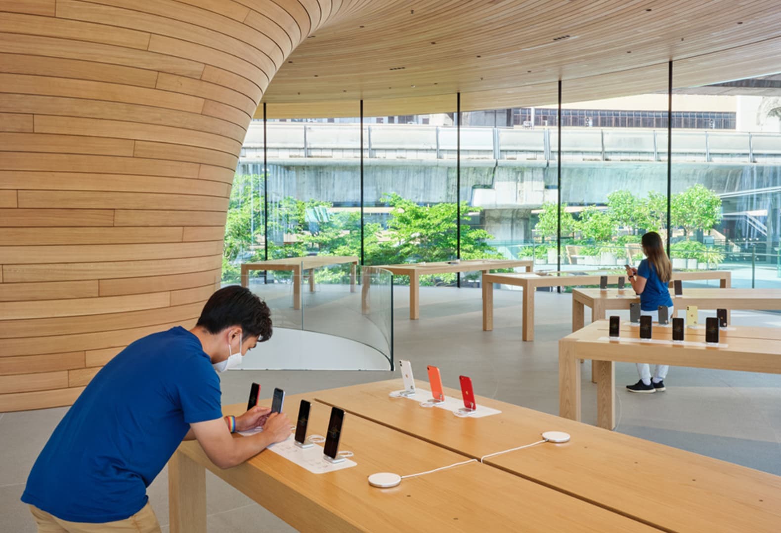 Магазин Apple Central World в Бангкоке, Таиланд