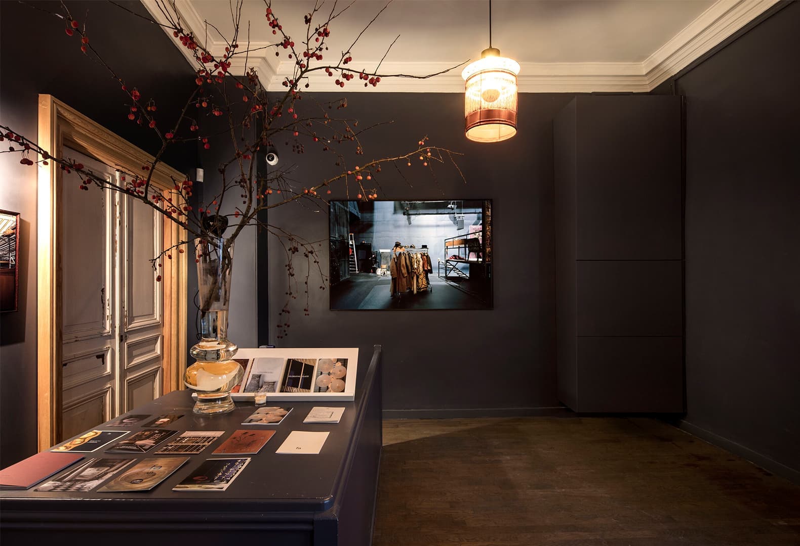 Интерьеры студии Фабриса Оссе The Studiolo Gallery в Париже