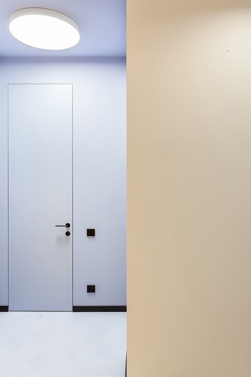 Интерьер для студии персональных тренировок в технике колор блок— проект бюро Monoform