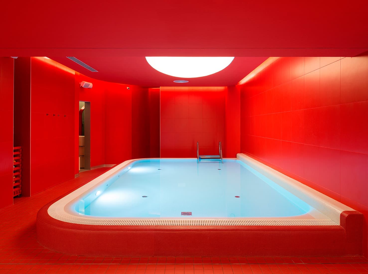 Роскошный экологический минимализм – сочетать несочетаемое в проекте ресторана ARKAROOM от студии Завод 11