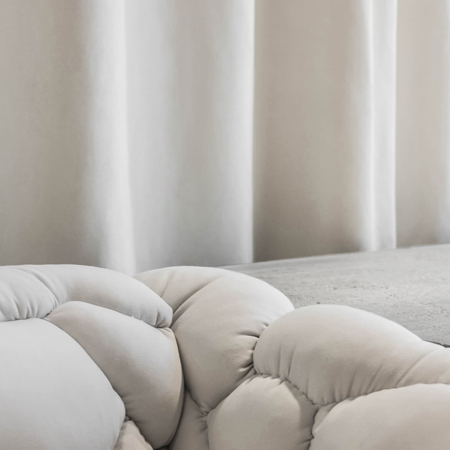 Брутальный минимализм в шоуруме в Екатеринбурге — проект команды Одногруппники