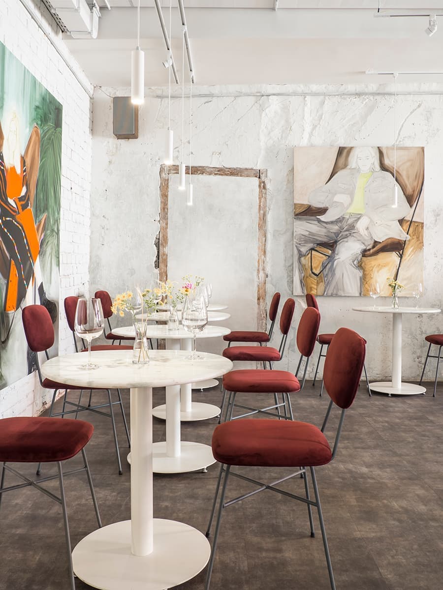 Винный бар, винтаж и мрамор – проект дизайн-студии FruitDesign