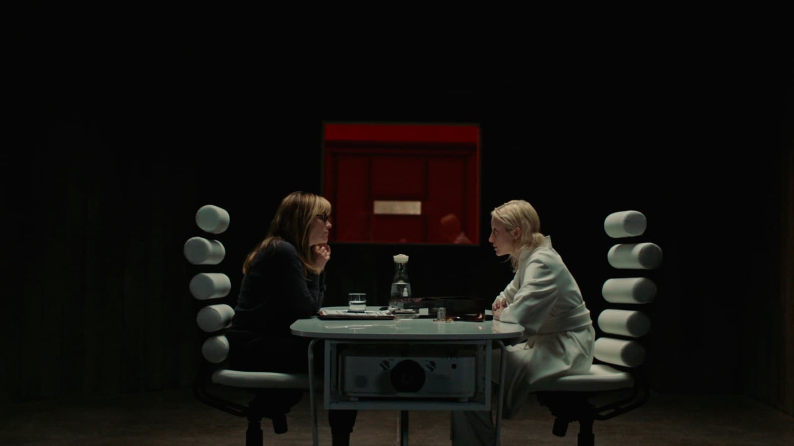 «В чужой шкуре» (реж. Брэндон Кроненберг)