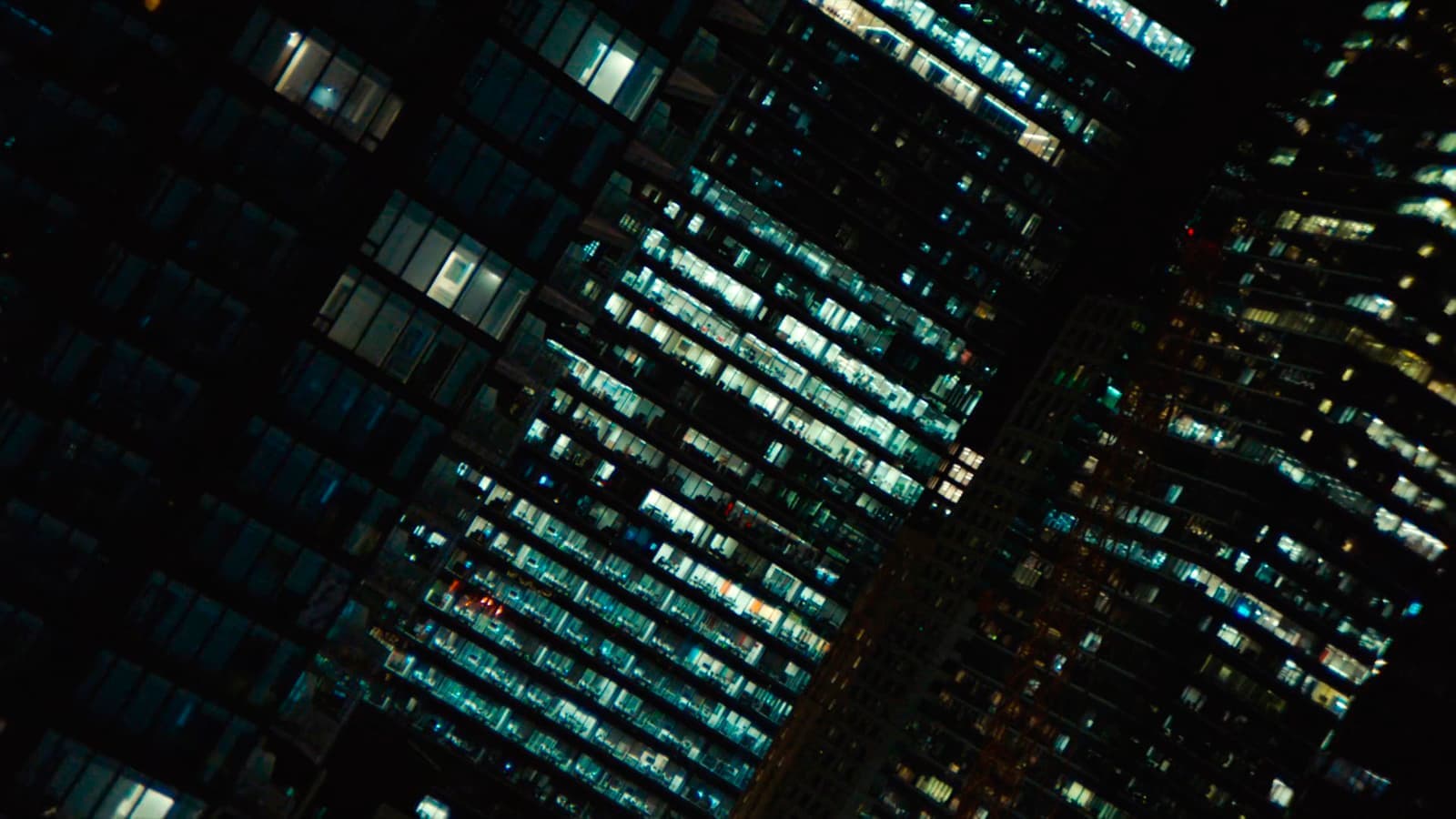 «В чужой шкуре» (реж. Брэндон Кроненберг)