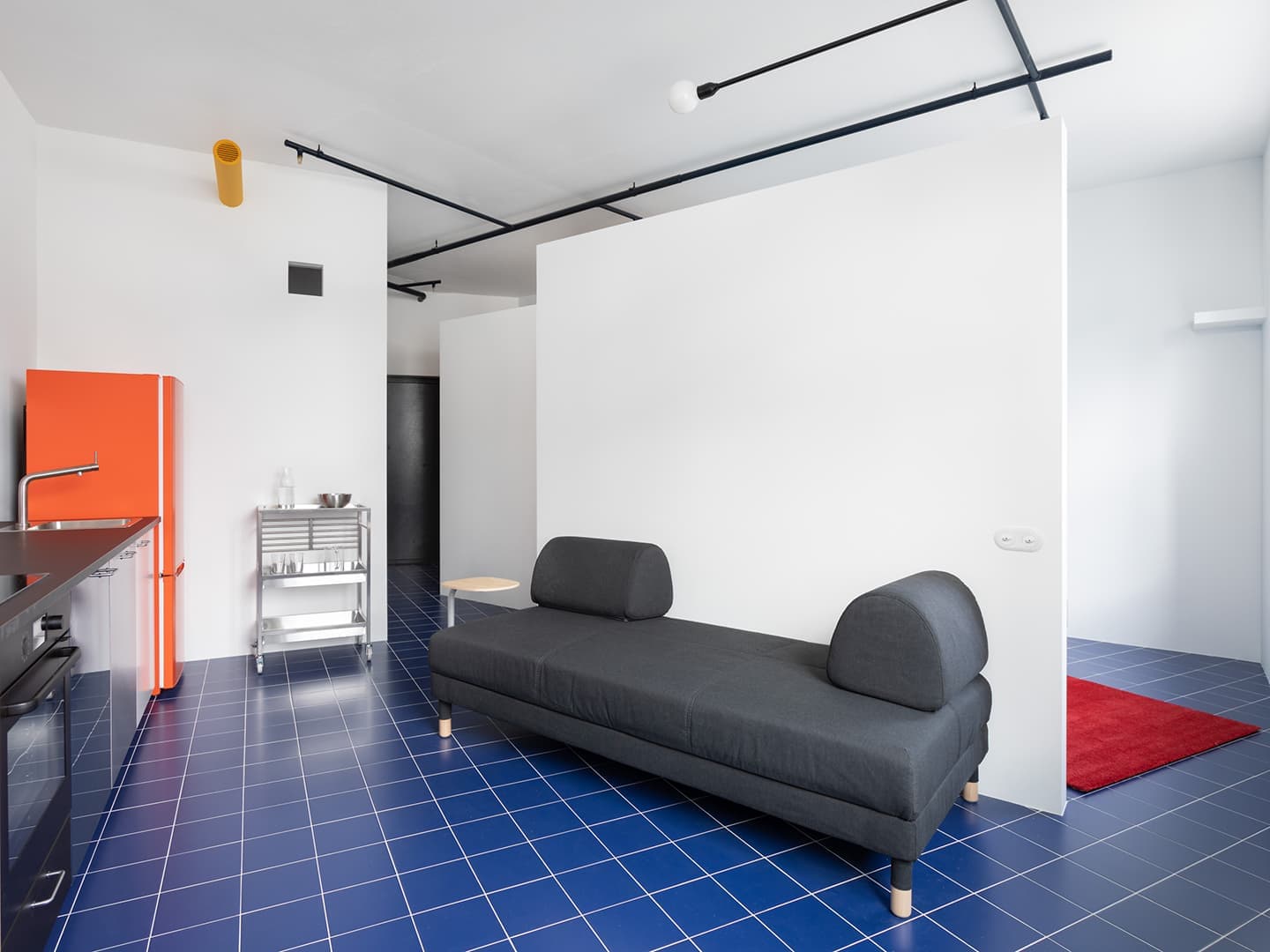 Маленькая квартира в стиле архитектурного модернизма — проект buro5