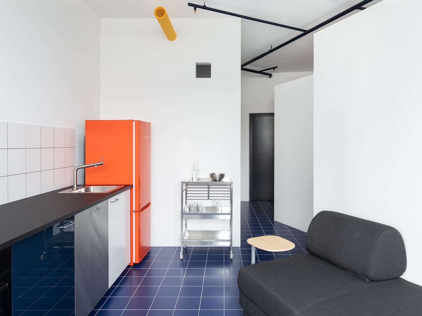 Маленькая квартира в стиле архитектурного модернизма — проект buro5